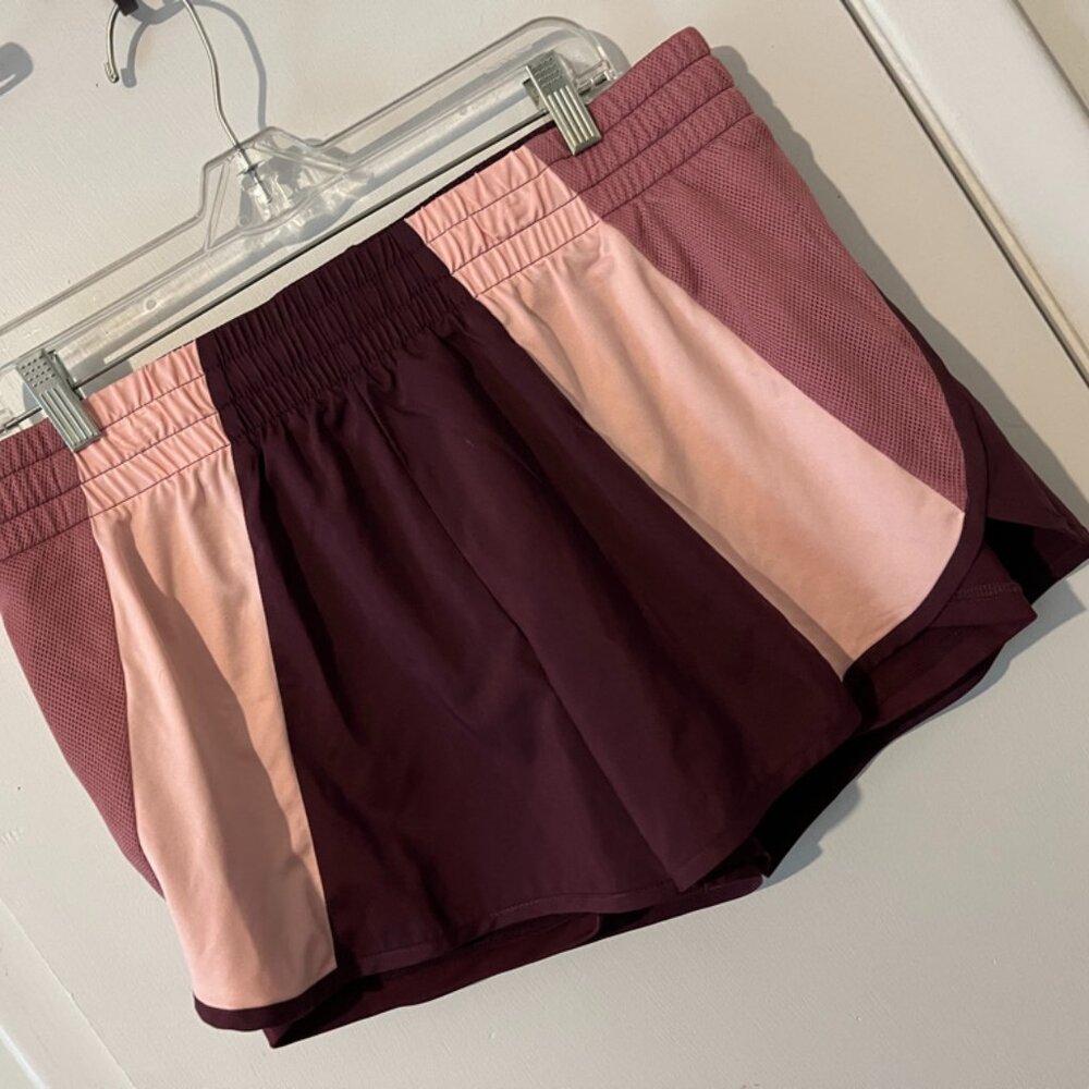 NWOT AVIA SPORTS SHORTS WITH BIKE SHORTS UNDER SZ L
